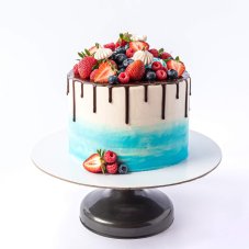 9. Dvojfarebná torta s melírom, čoko-stekancami a ovocím