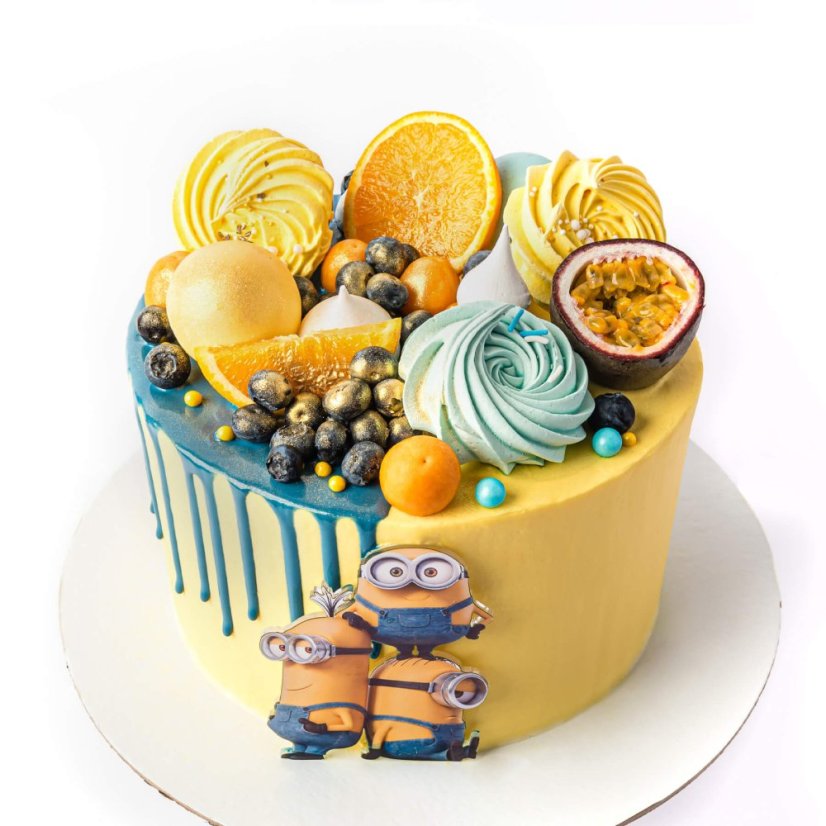 34. Torta Mimoni so stekancami a snehovými pusinkami a ovocím