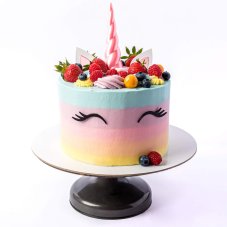 13. Dúhová torta Jednorožec s ovocím