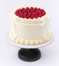 43. Jemná torta so stuhami