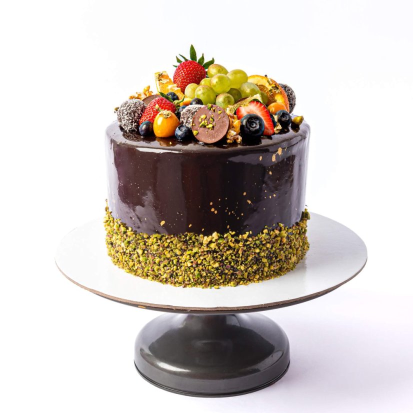 3. Torta s čokoládovou glazúrou s pistáciami a ovocím - Vyberte si veľkosť: 2 poschodia 35 porcií
