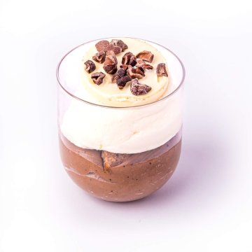 Tiramisu s čokoládovým a vanilkovým krémom, s domácimi piškótami v amarette