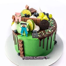 32. Torta Minecraft s čoko-stekancami a ovocím